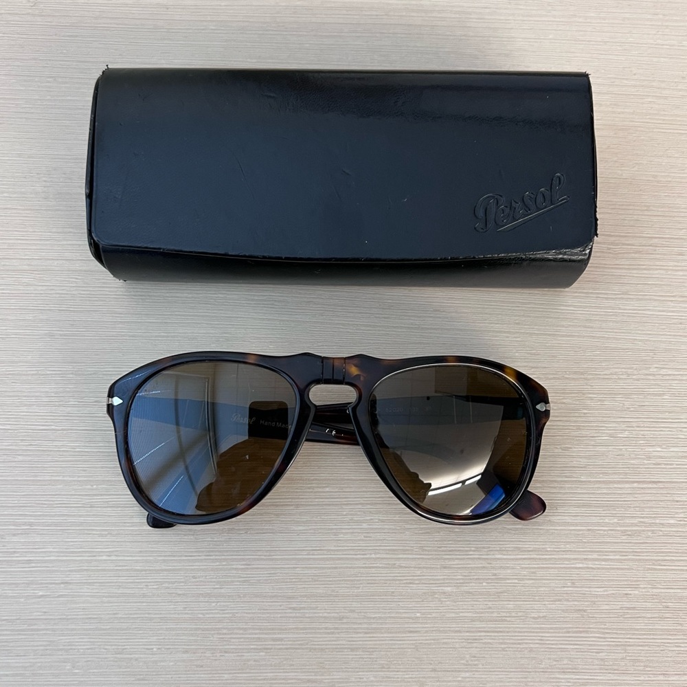 Persol PO0649 polarized sunglasses. Case included.